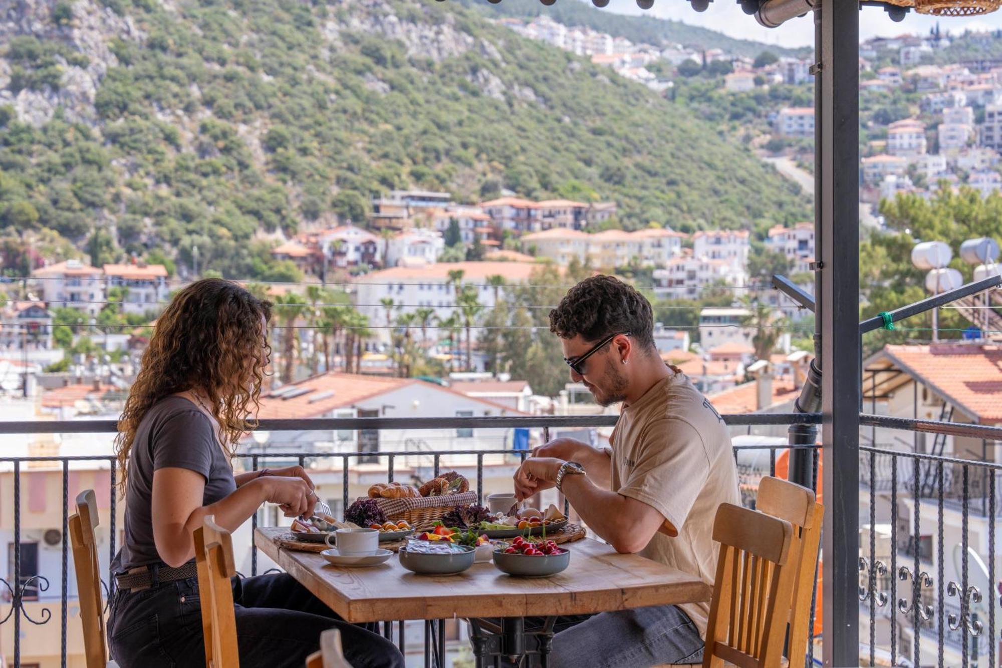 Larex Otel Kas Bagian luar foto