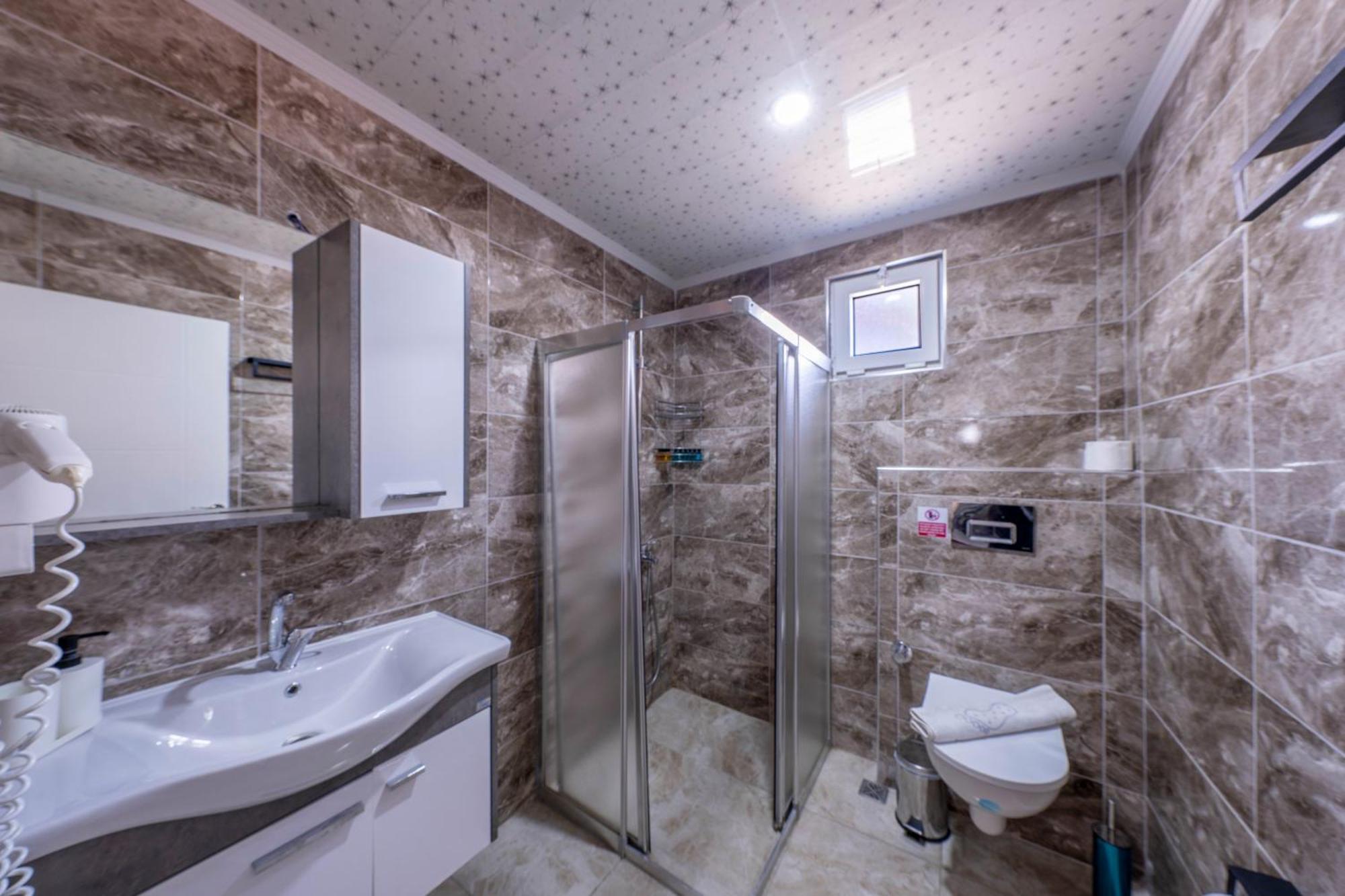 Larex Otel Kas Bagian luar foto