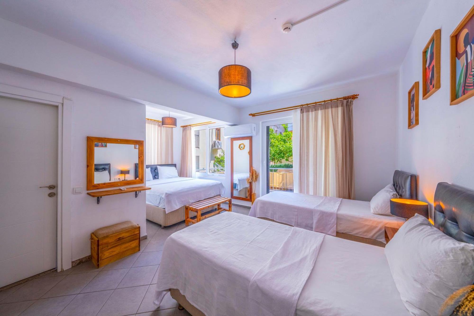 Larex Otel Kas Bagian luar foto