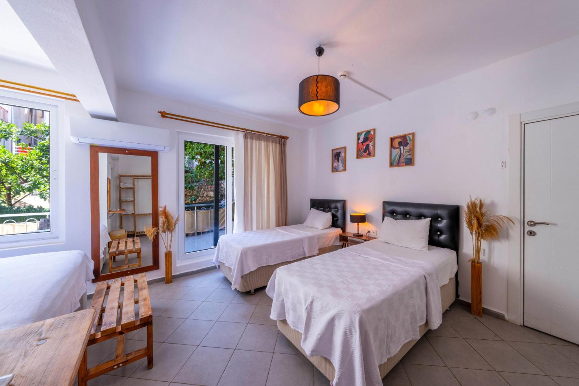 Larex Otel Kas Bagian luar foto