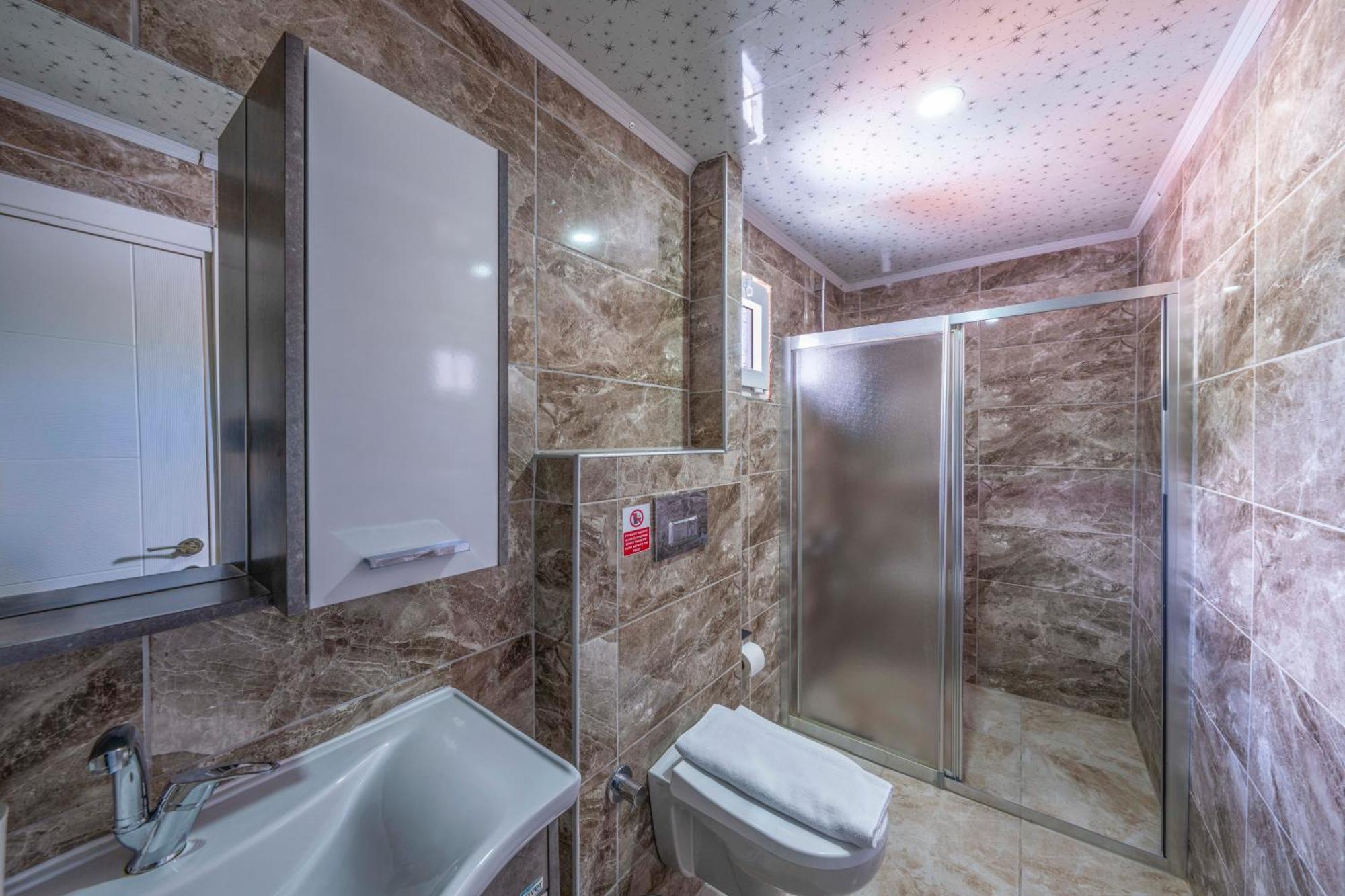 Larex Otel Kas Bagian luar foto